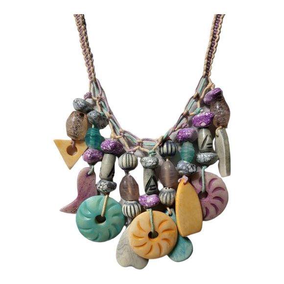 Vintage with tags Sue B Pastel Bone, Glass Beads Macrame Necklace Earring Set - Picture 2 of 6